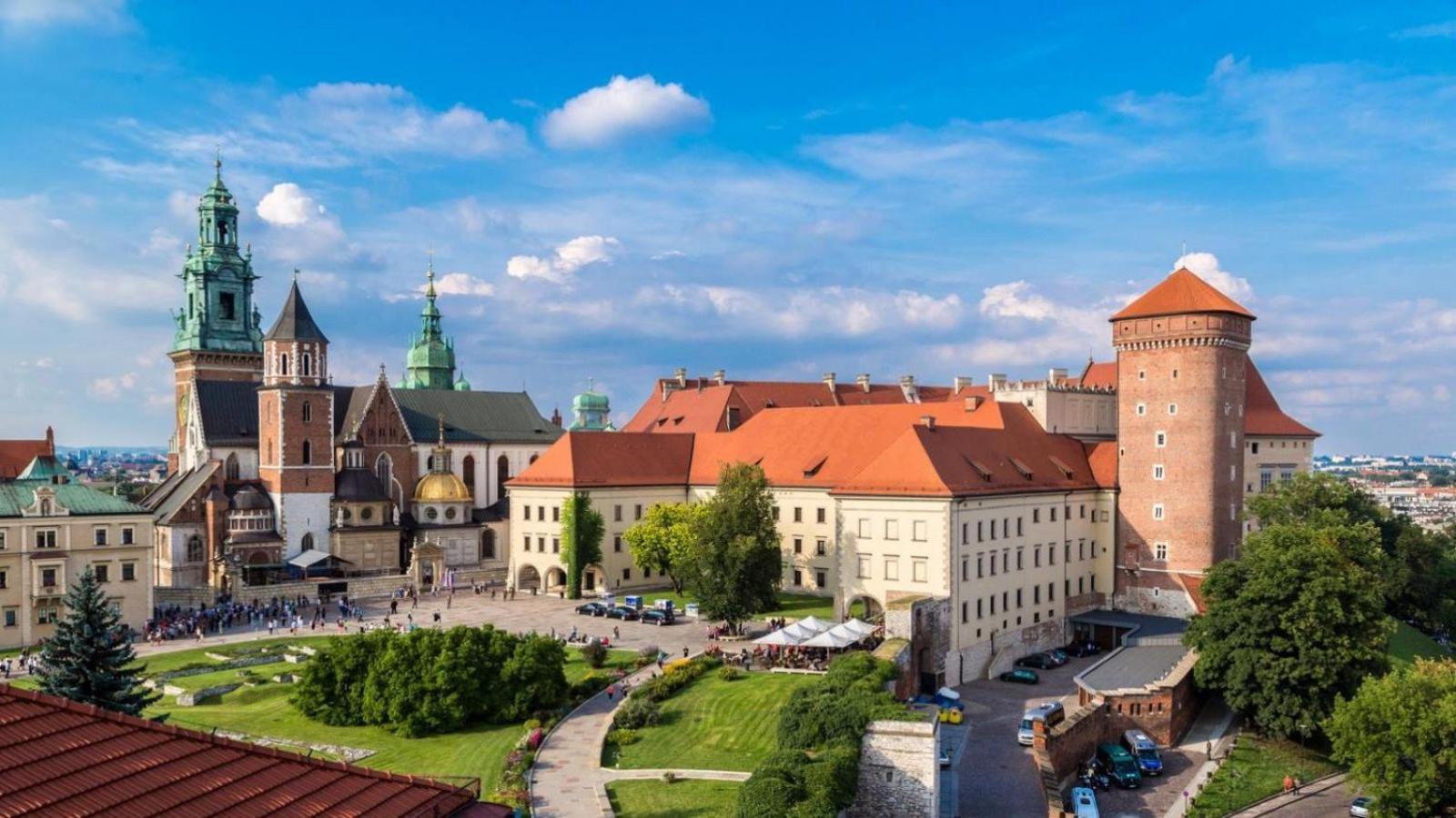 Sloneczny W Bloku Na 1 P Dla 1 Niepalacej Osoby Od 1 Do 12 Miesiecy Krakau